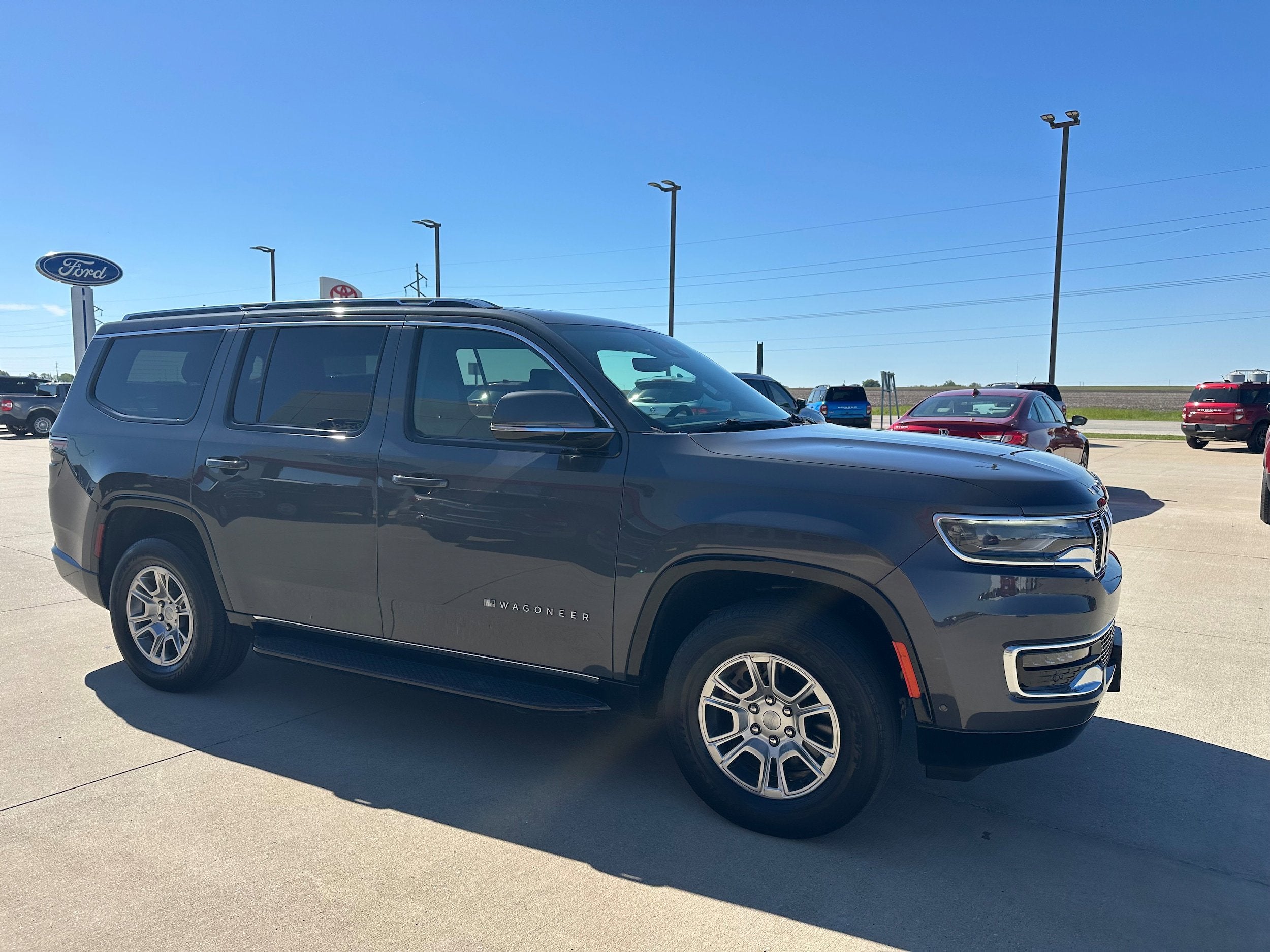 2022 Jeep Wagoneer Base