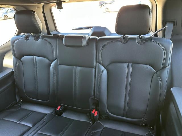 2022 Jeep Wagoneer Base