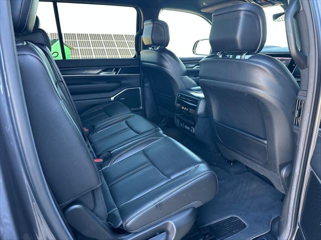 2022 Jeep Wagoneer Base
