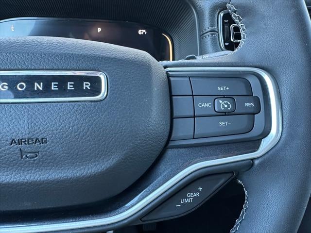 2022 Jeep Wagoneer Base