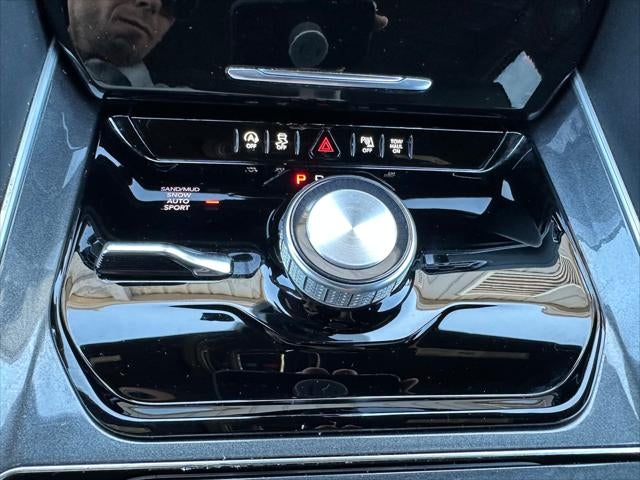 2022 Jeep Wagoneer Base