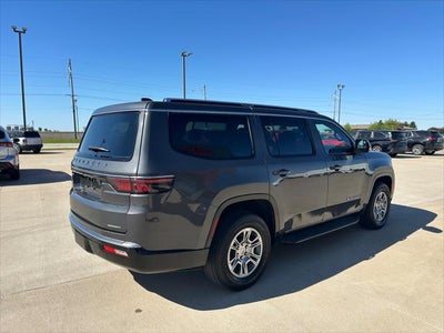 2022 Jeep Wagoneer Base