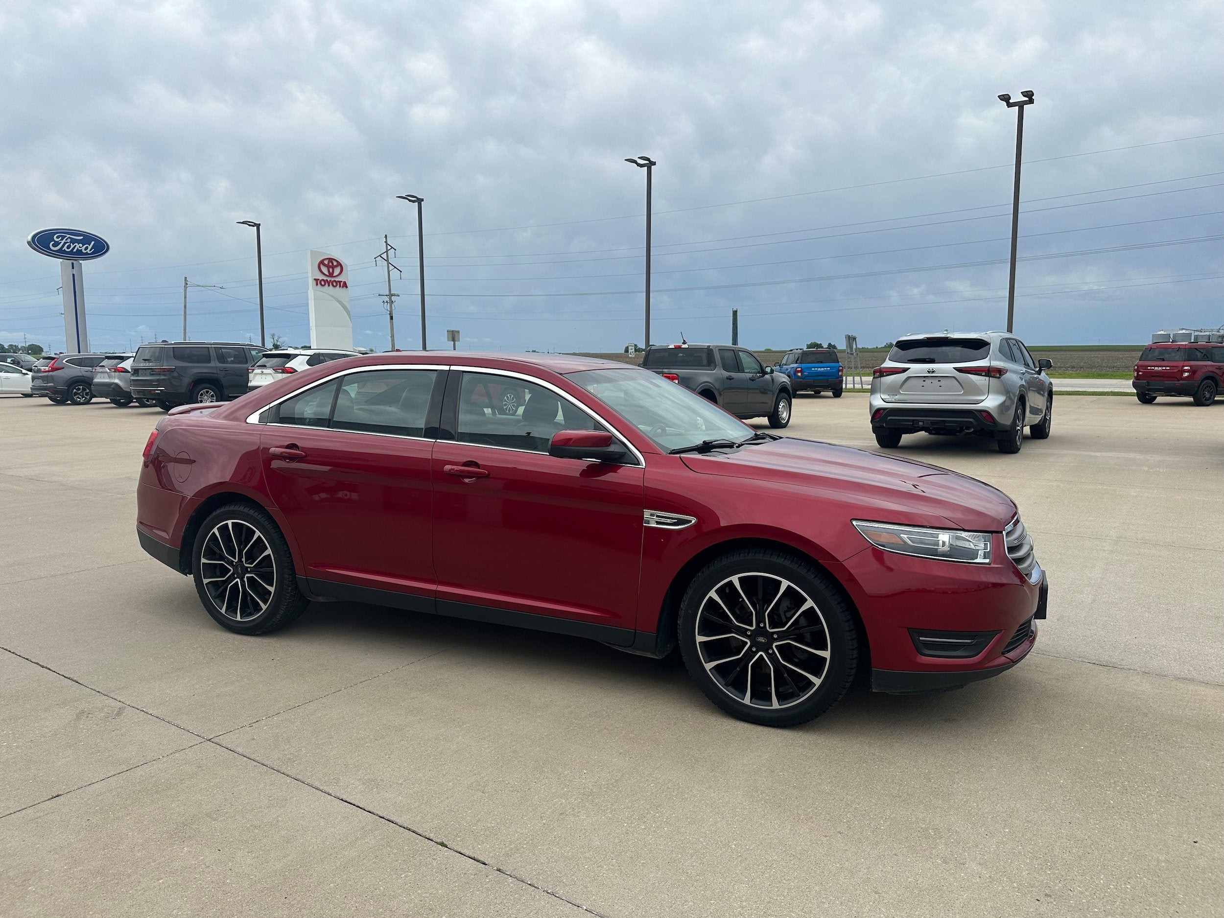2018 Ford Taurus SEL