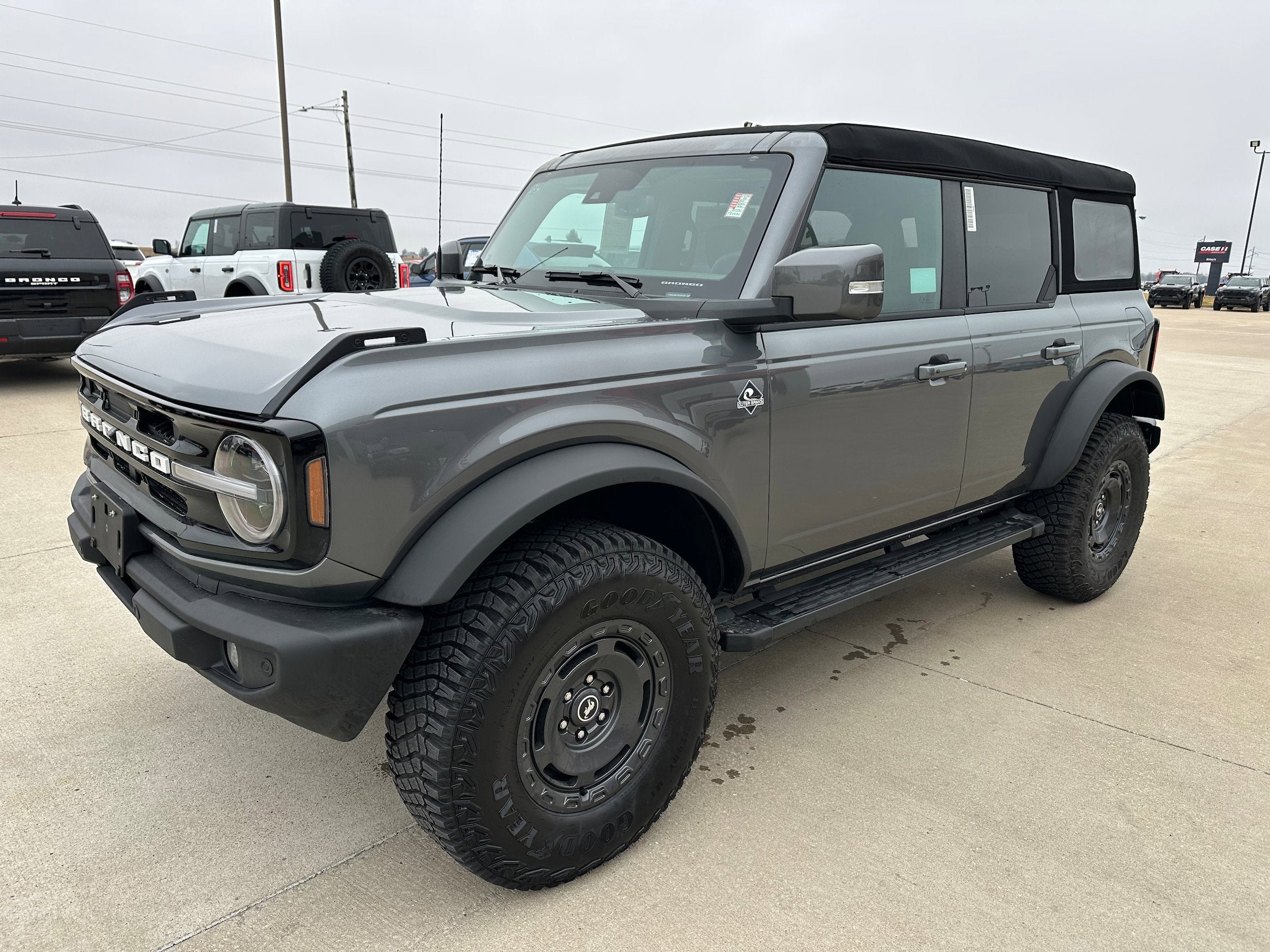 2024 Ford Bronco Outer Banks
