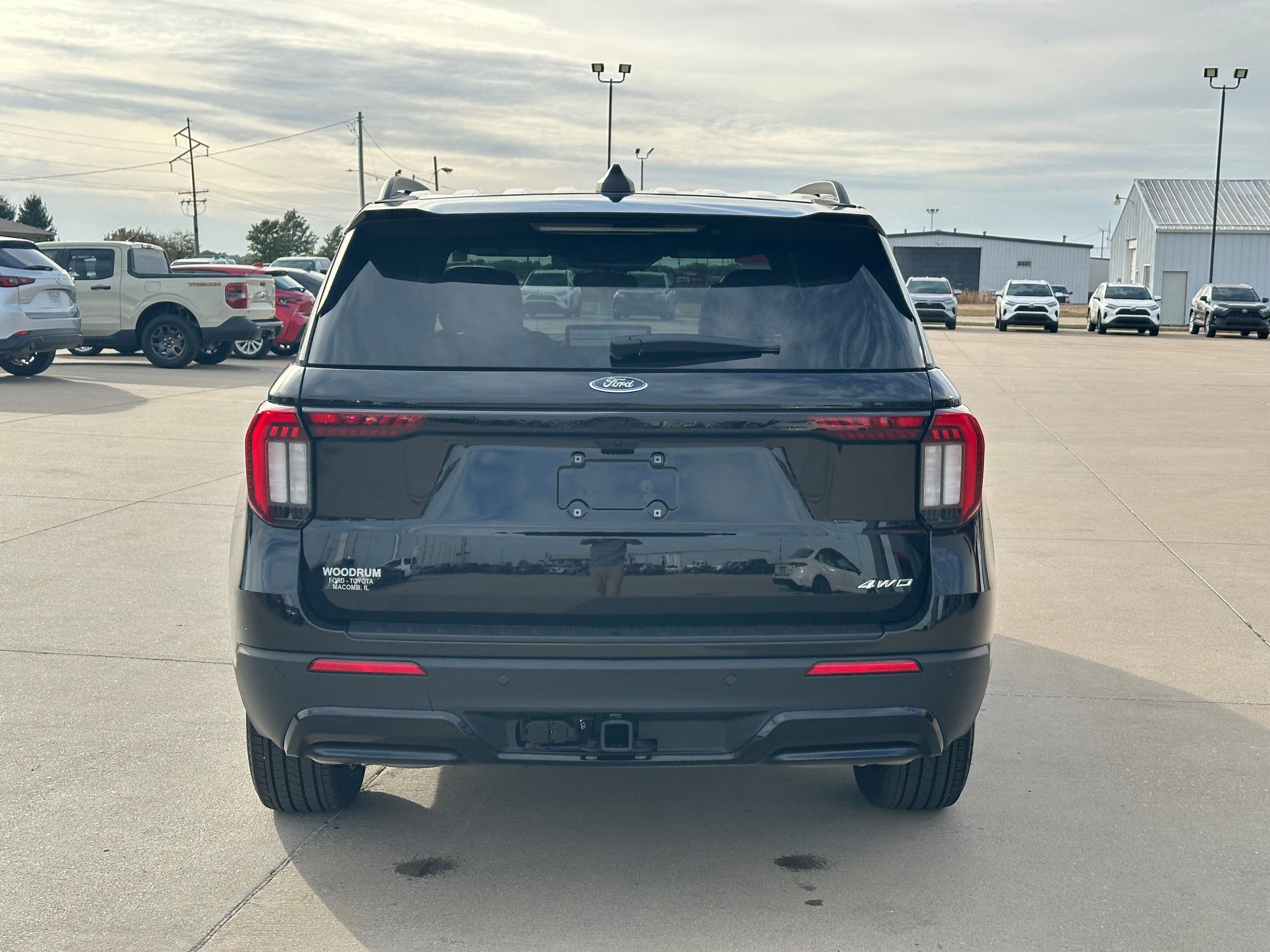 2025 Ford Explorer ST-Line