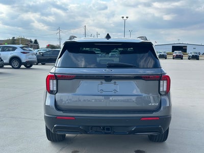 2025 Ford Explorer ST-Line