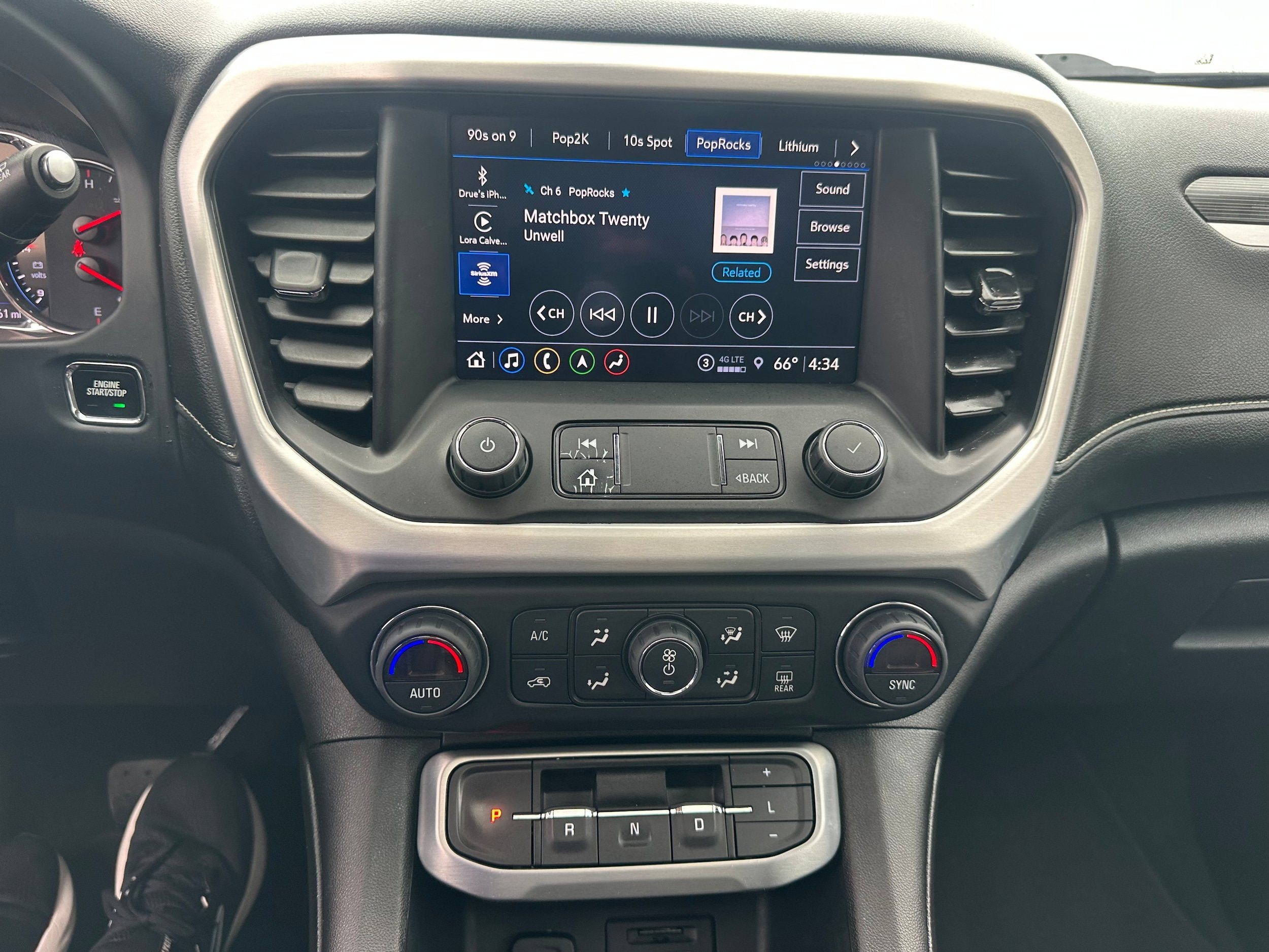 2021 GMC Acadia SLT