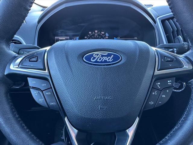 2022 Ford Edge Base