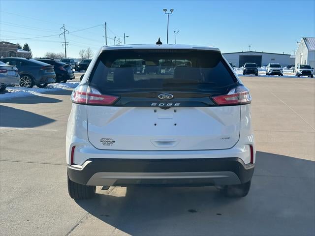 2022 Ford Edge Base