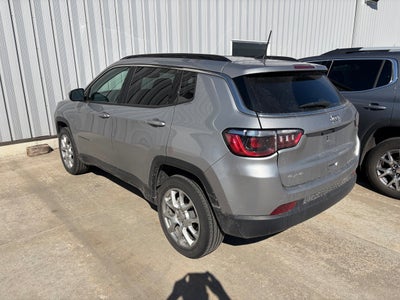 2022 Jeep Compass Latitude Lux