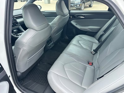 2021 Toyota Avalon Hybrid XLE
