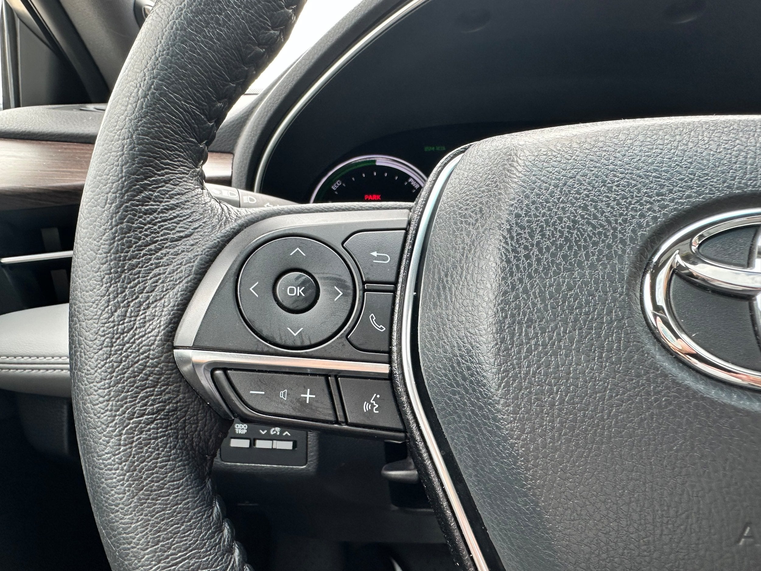 2021 Toyota Avalon Hybrid XLE