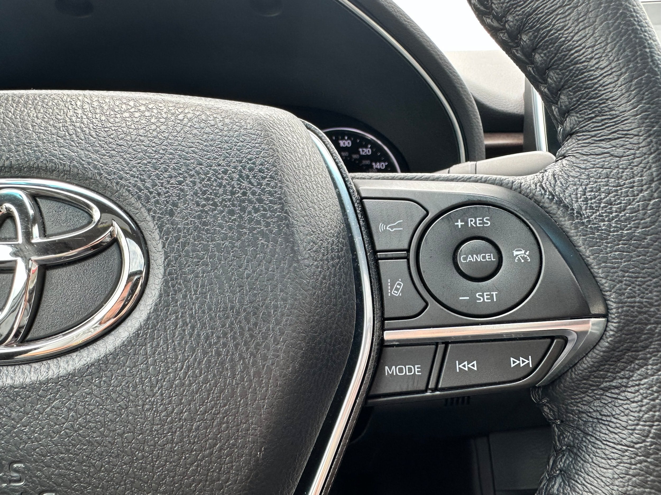 2021 Toyota Avalon Hybrid XLE