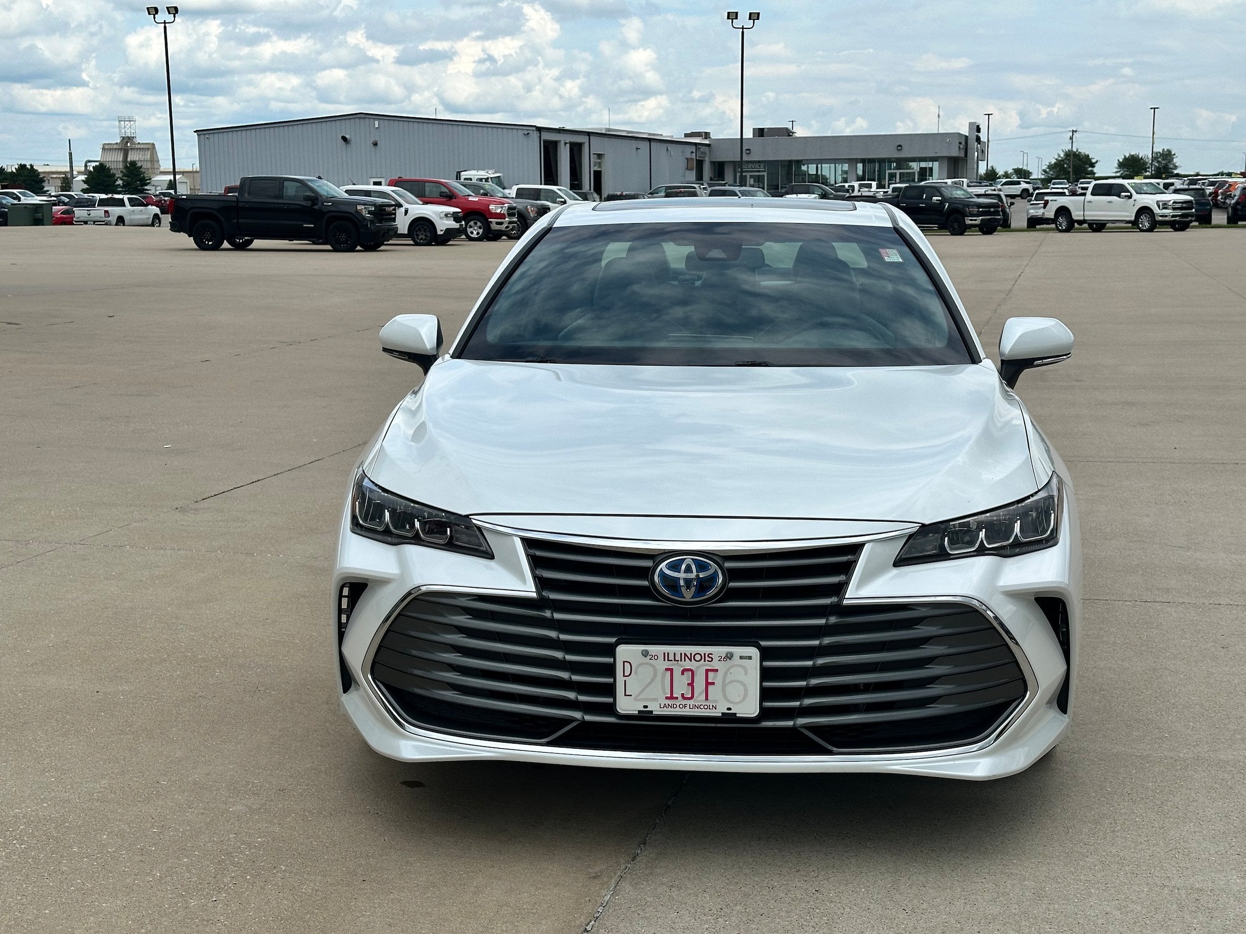 2021 Toyota Avalon Hybrid XLE