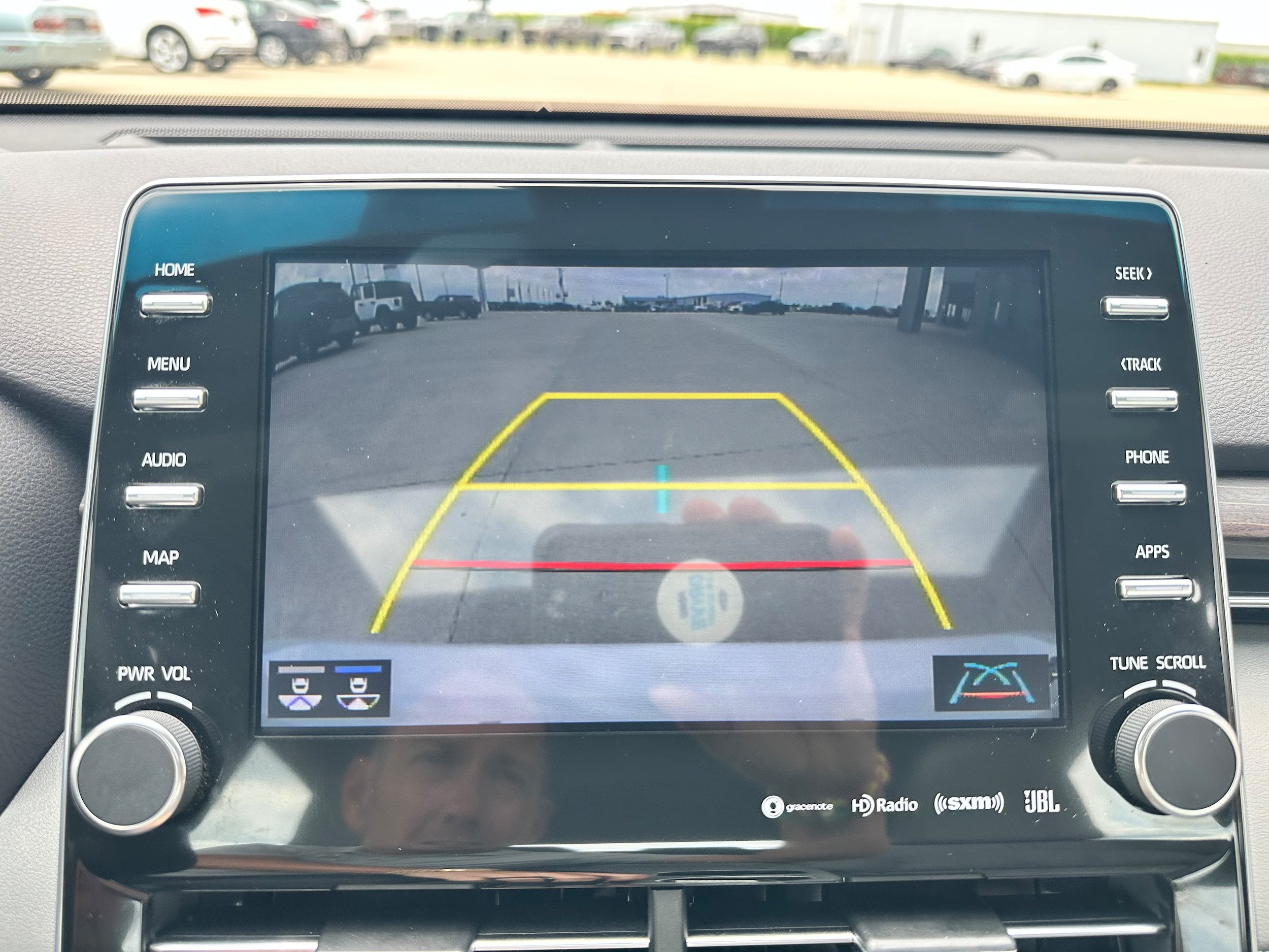 2021 Toyota Avalon Hybrid XLE