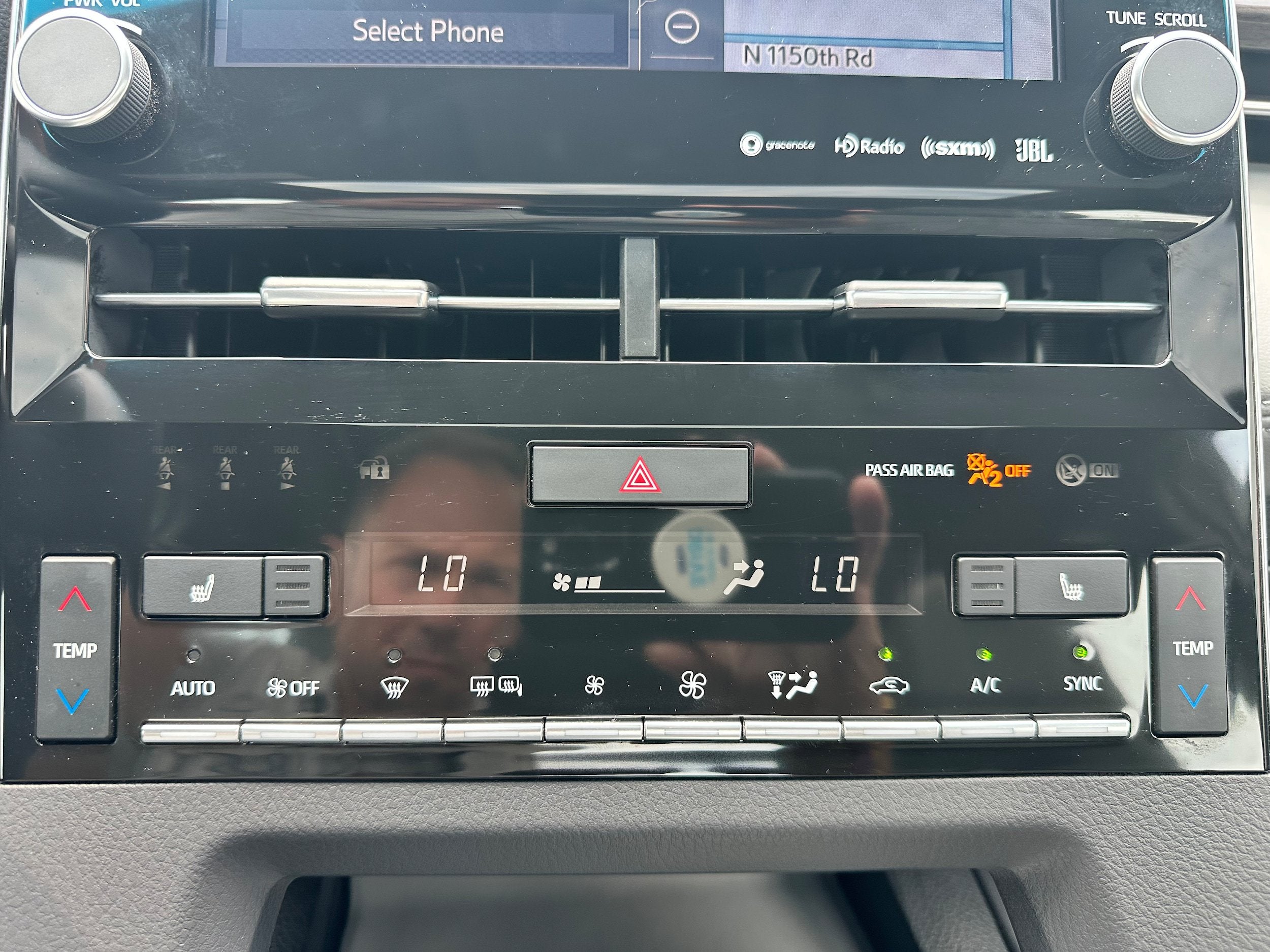 2021 Toyota Avalon Hybrid XLE