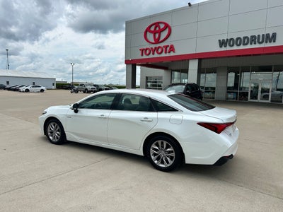 2021 Toyota Avalon Hybrid XLE