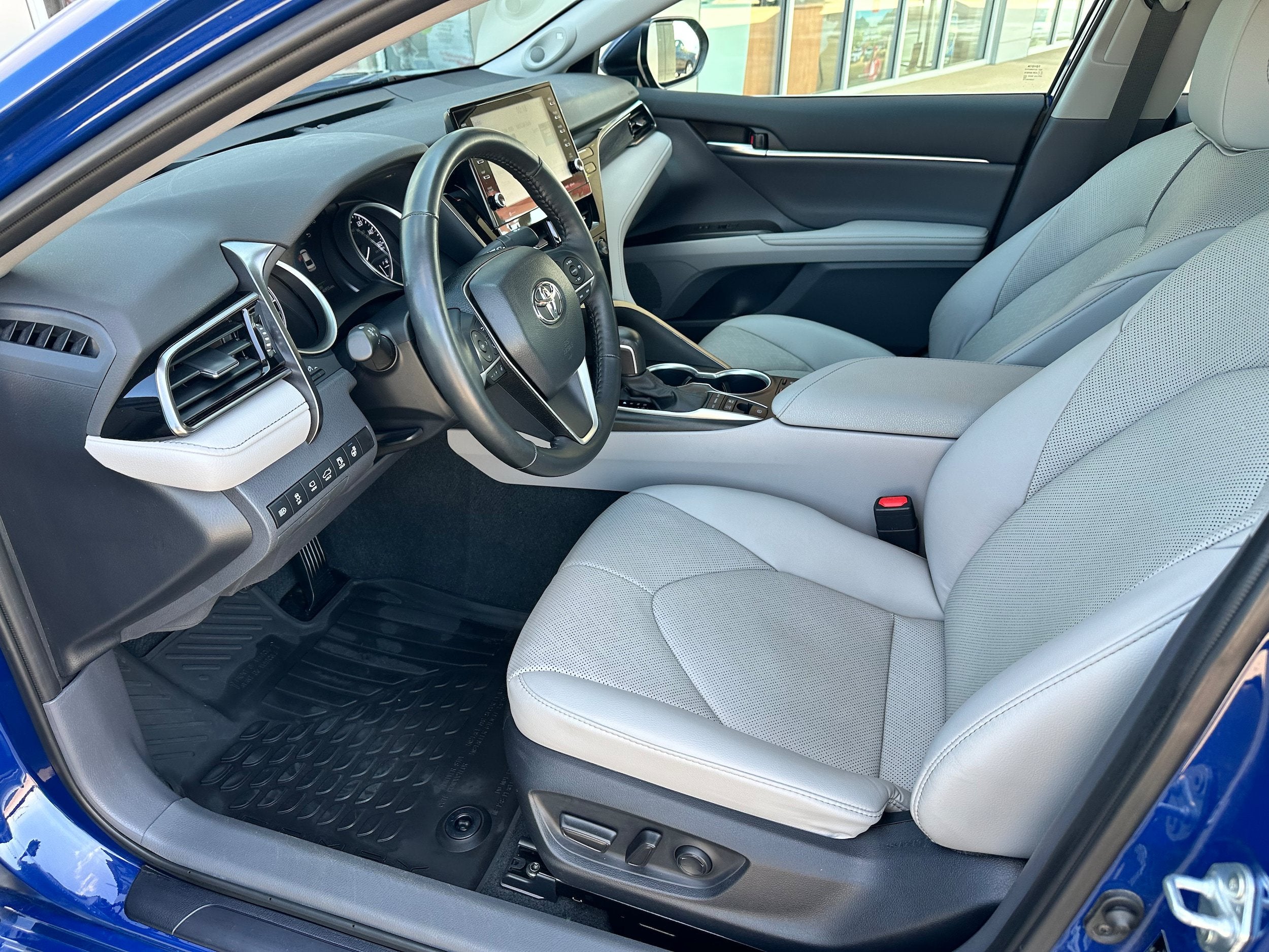 2024 Toyota Camry Hybrid XLE