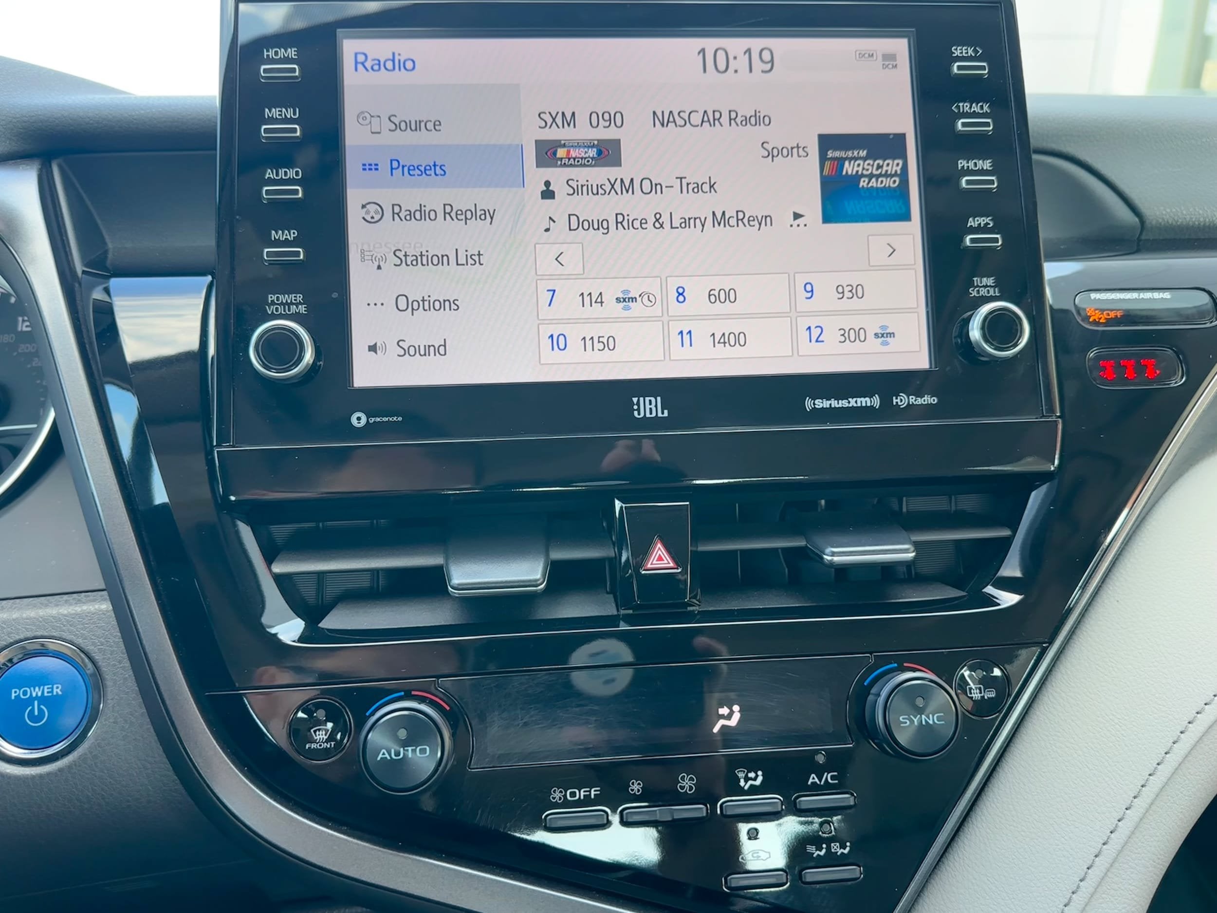 2024 Toyota Camry Hybrid XLE