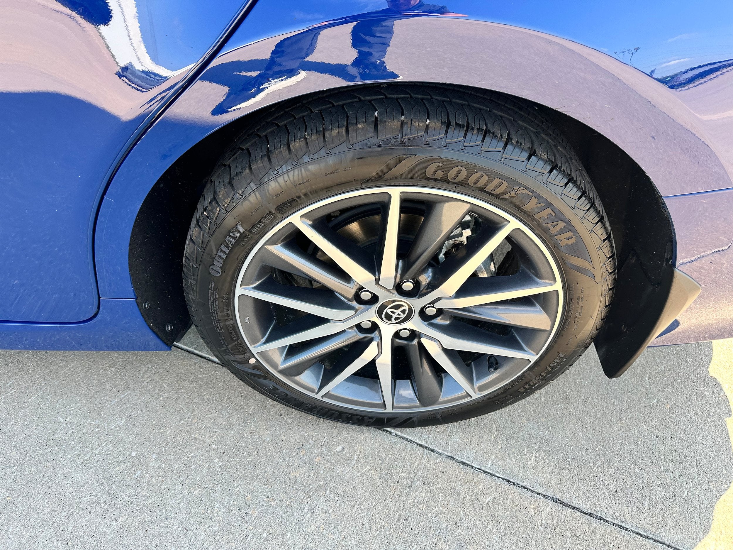 2024 Toyota Camry Hybrid XLE