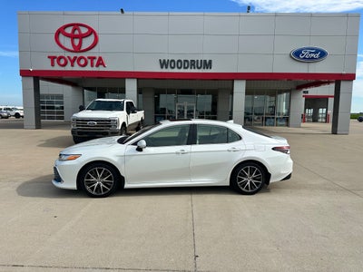 2023 Toyota Camry Hybrid XLE