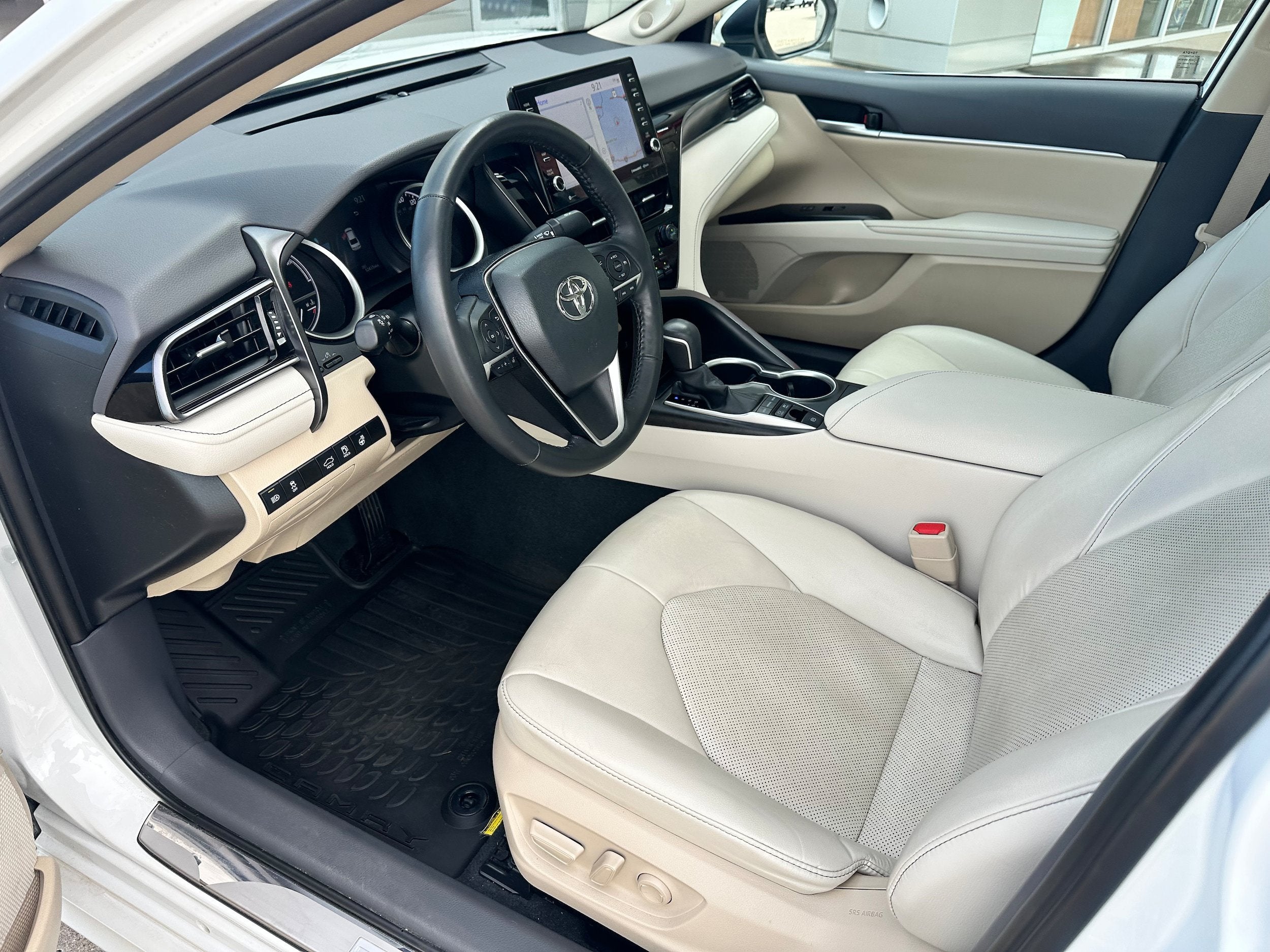 2023 Toyota Camry Hybrid XLE