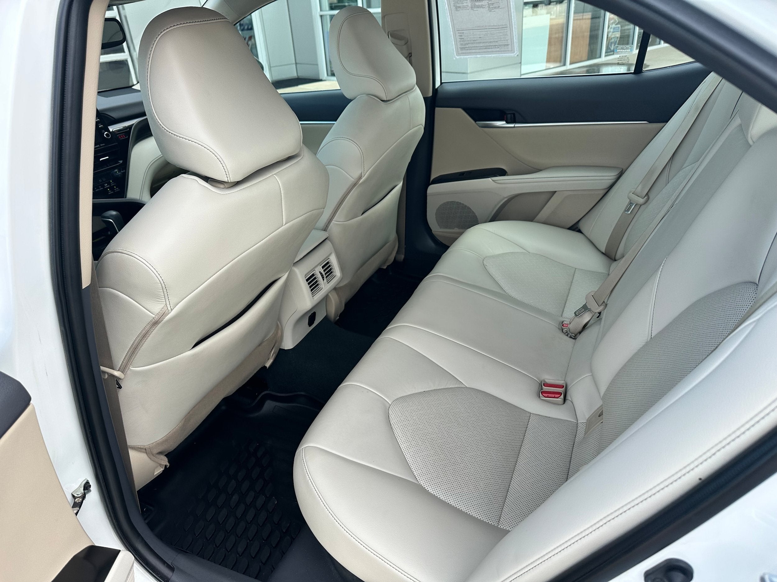 2023 Toyota Camry Hybrid XLE