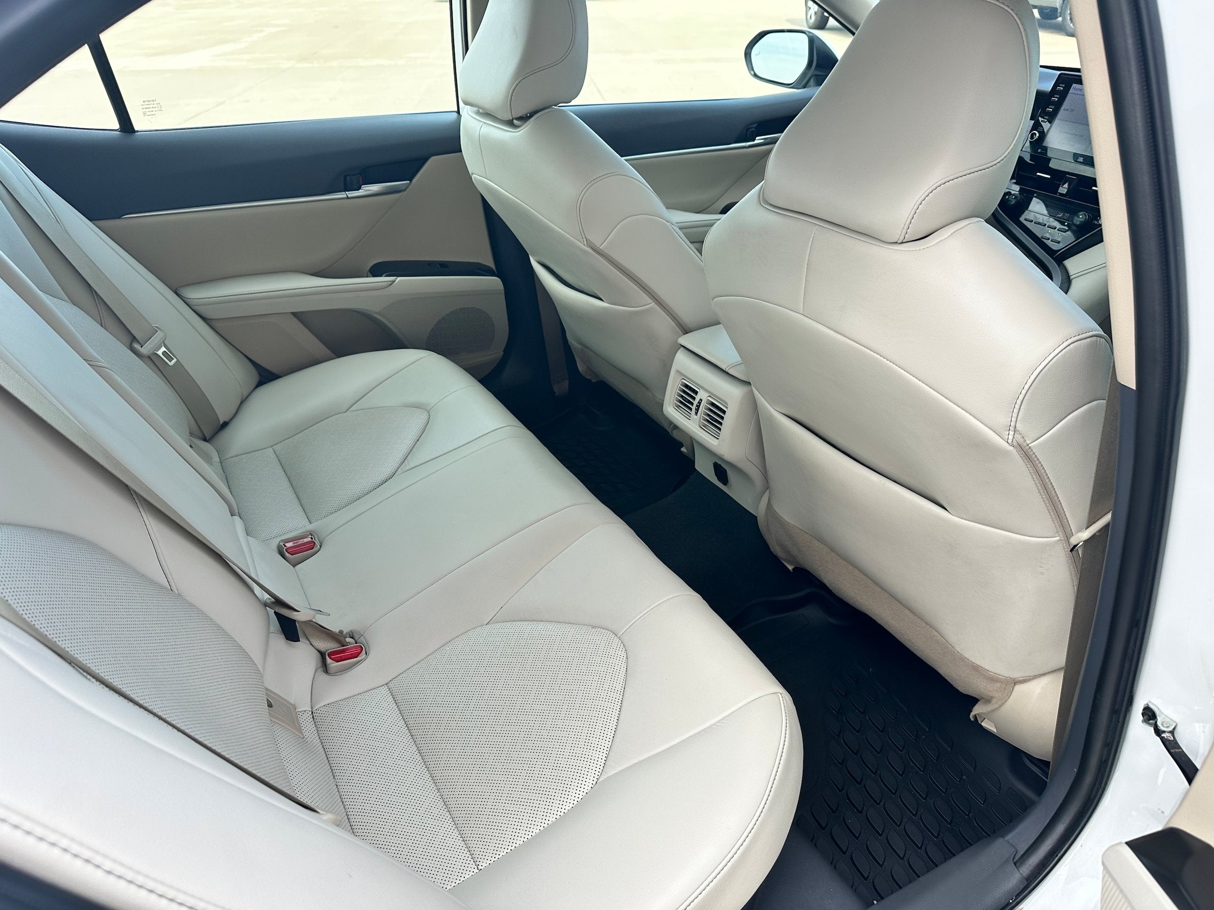 2023 Toyota Camry Hybrid XLE