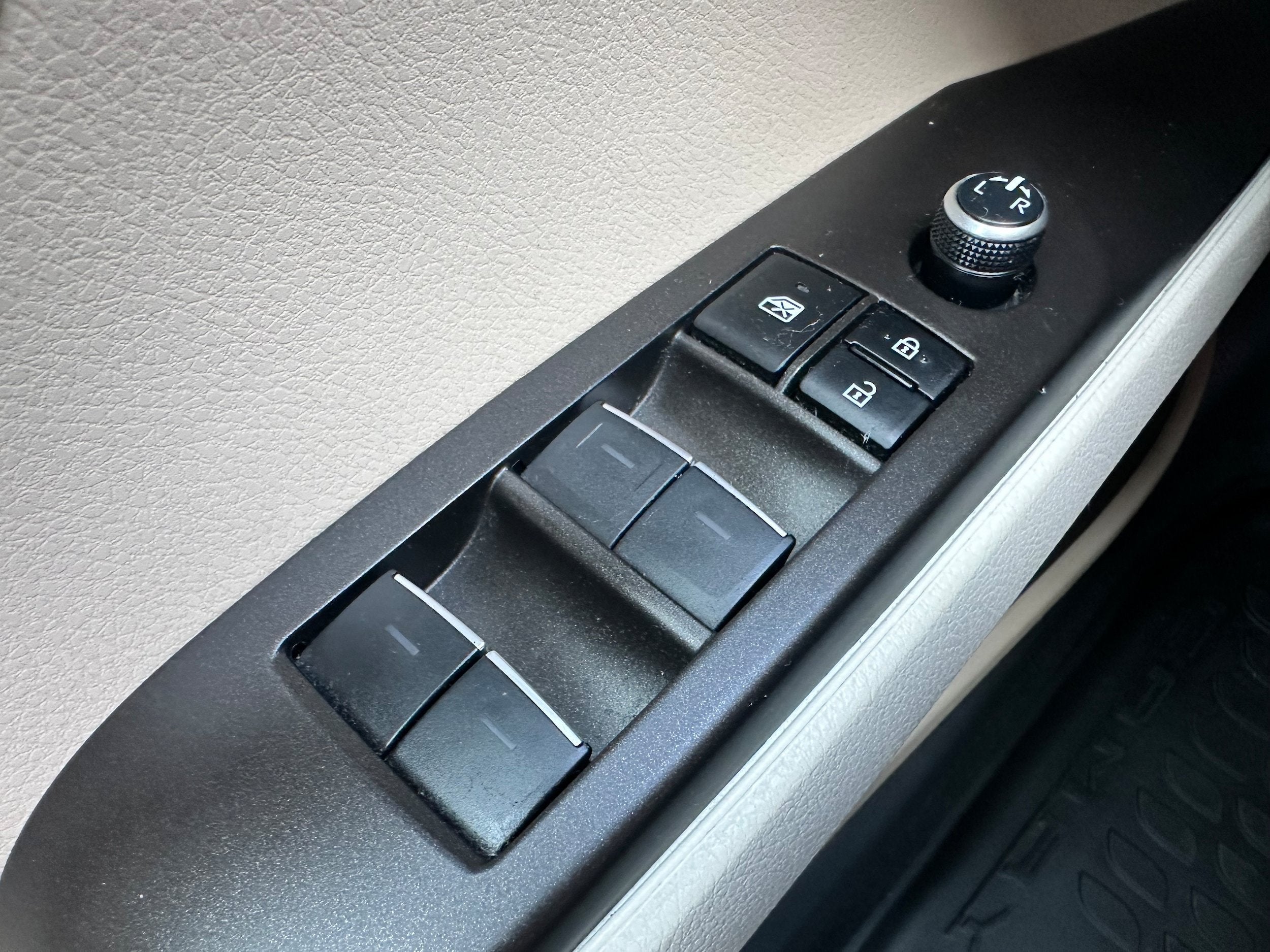 2023 Toyota Camry Hybrid XLE
