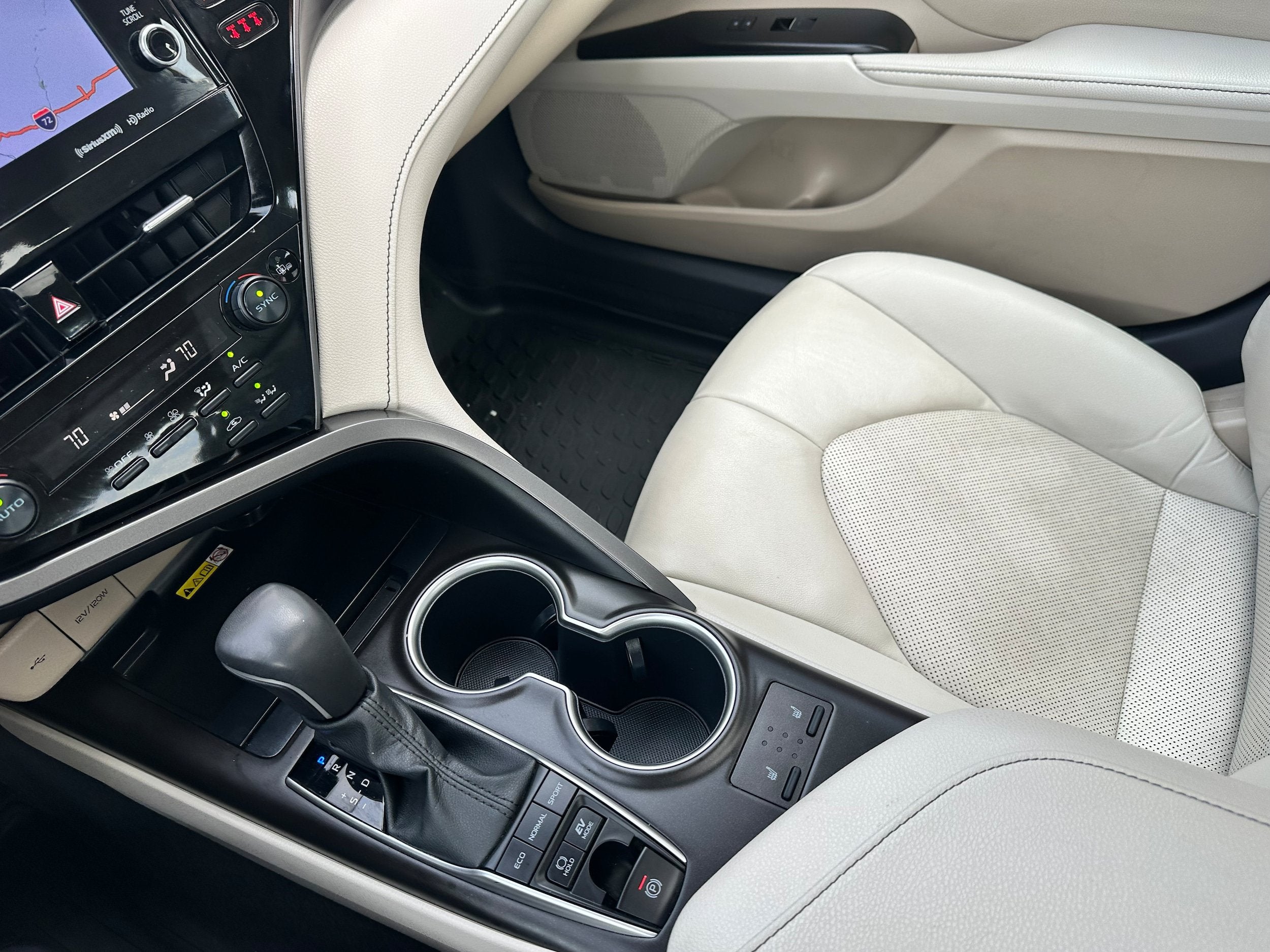 2023 Toyota Camry Hybrid XLE