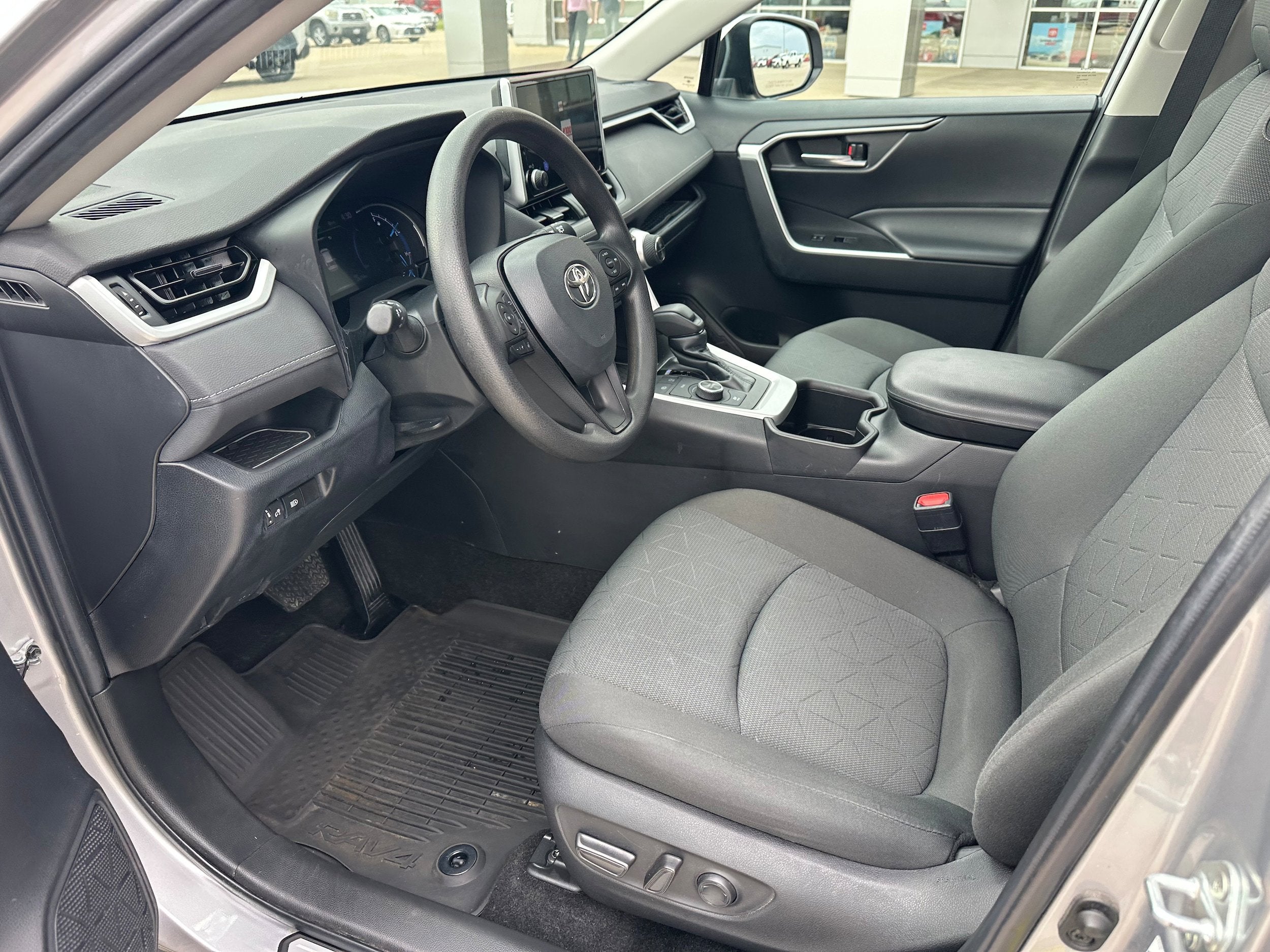 2023 Toyota RAV4 Hybrid XLE