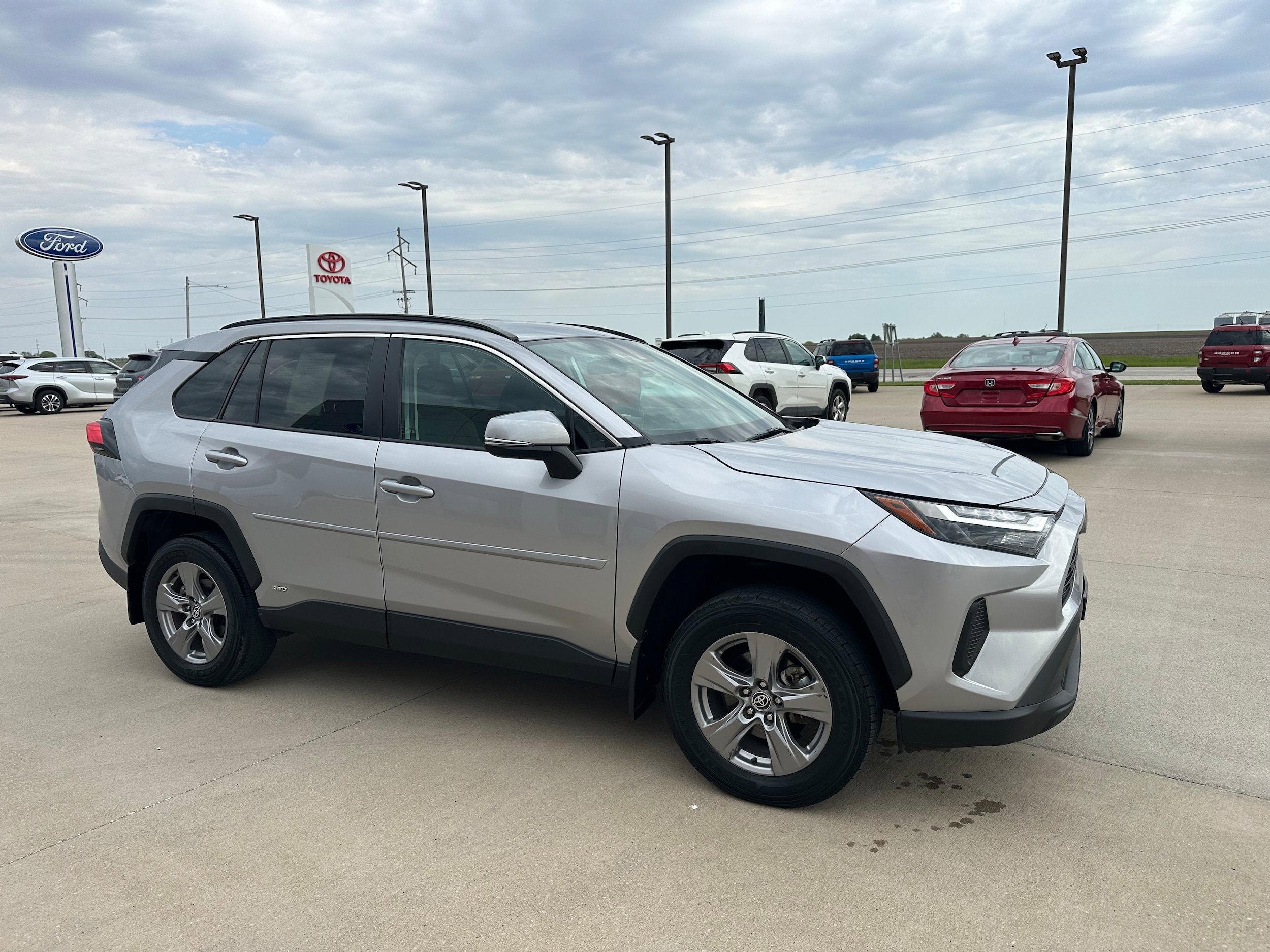 2023 Toyota RAV4 Hybrid XLE