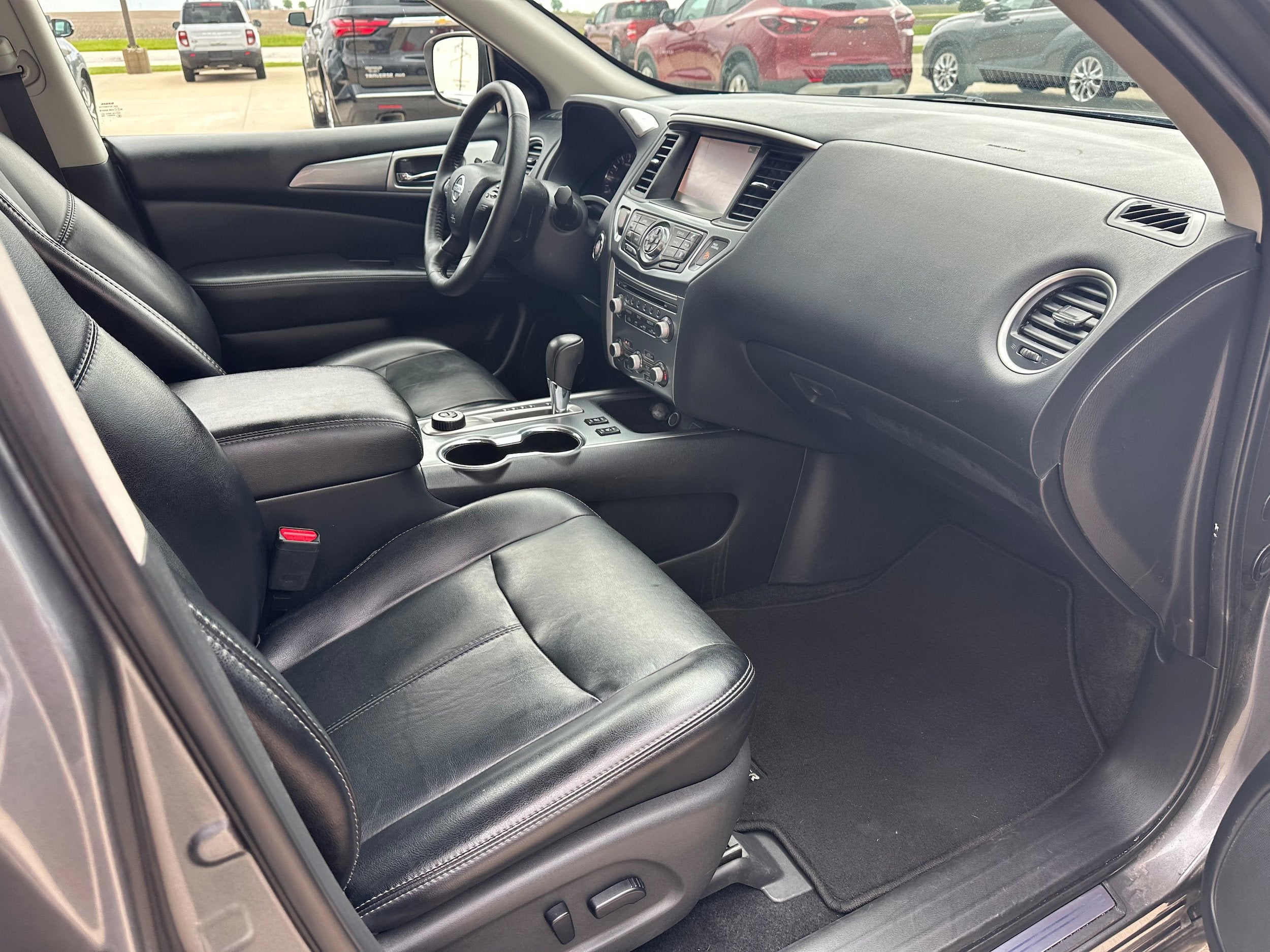 2020 Nissan Pathfinder SL