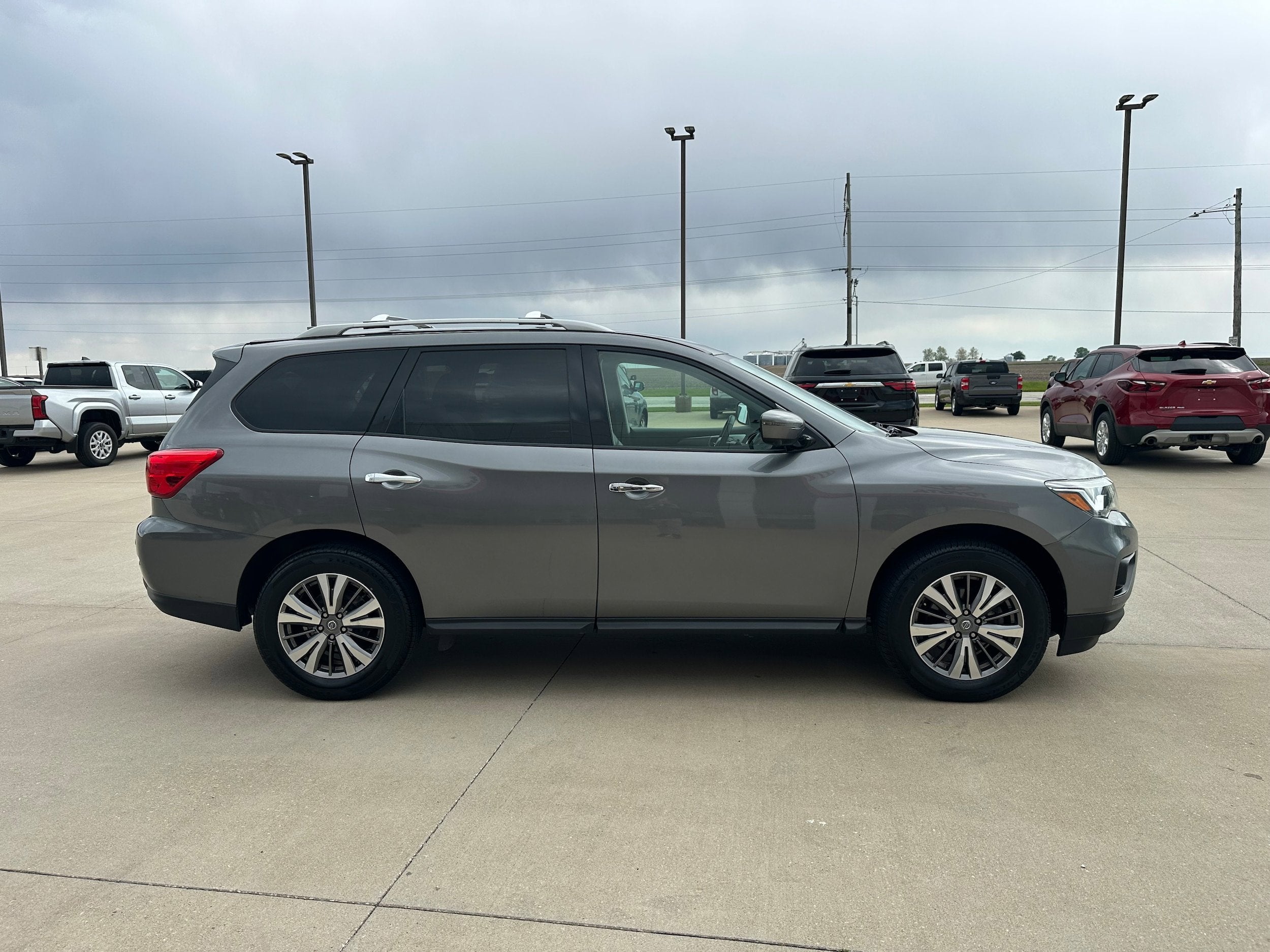 2020 Nissan Pathfinder SL