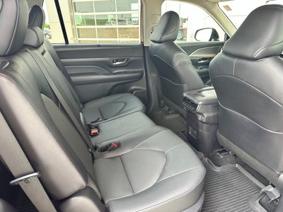 2024 Toyota Grand Highlander Base