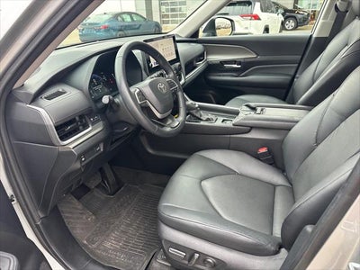2024 Toyota Grand Highlander Base