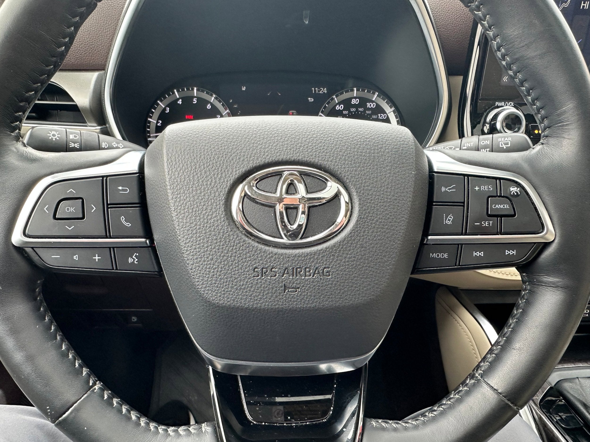 2021 Toyota Highlander Base