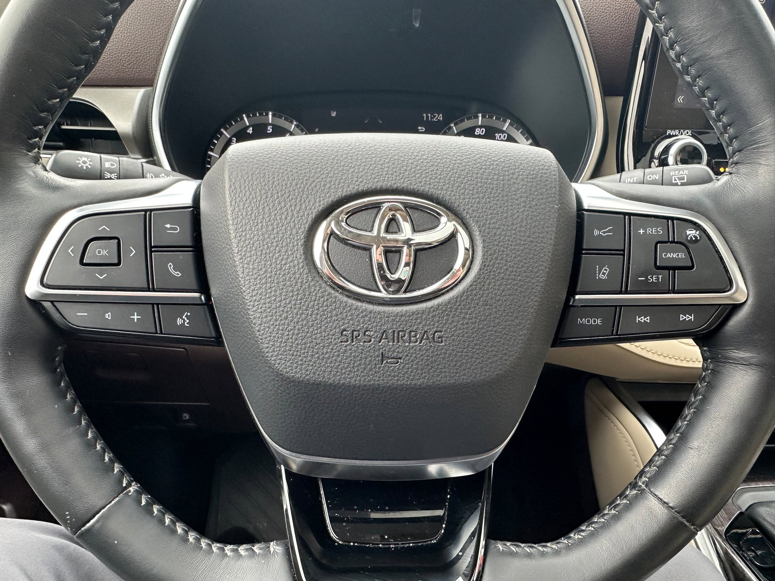 2021 Toyota Highlander Base
