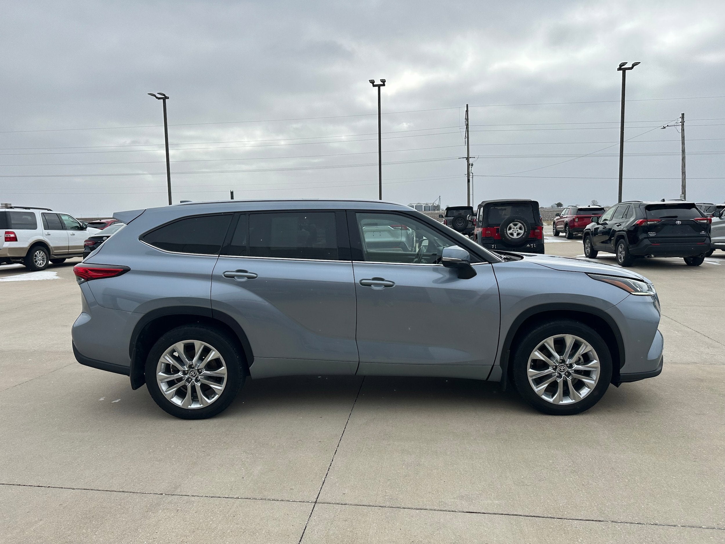 2021 Toyota Highlander Base