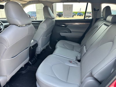 2022 Toyota Highlander Limited