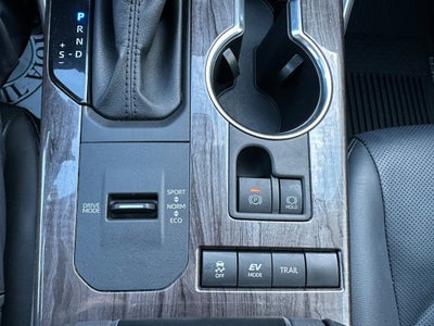 2021 Toyota Highlander Hybrid Platinum