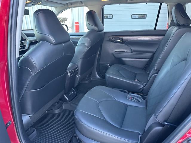 2021 Toyota Highlander Hybrid Platinum