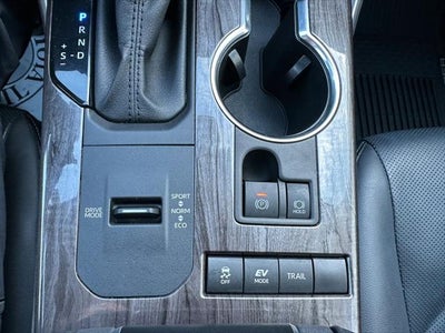 2021 Toyota Highlander Hybrid Platinum