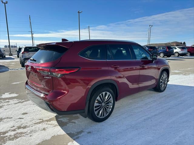 2021 Toyota Highlander Hybrid Platinum