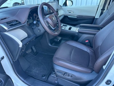 2024 Toyota Sienna Platinum