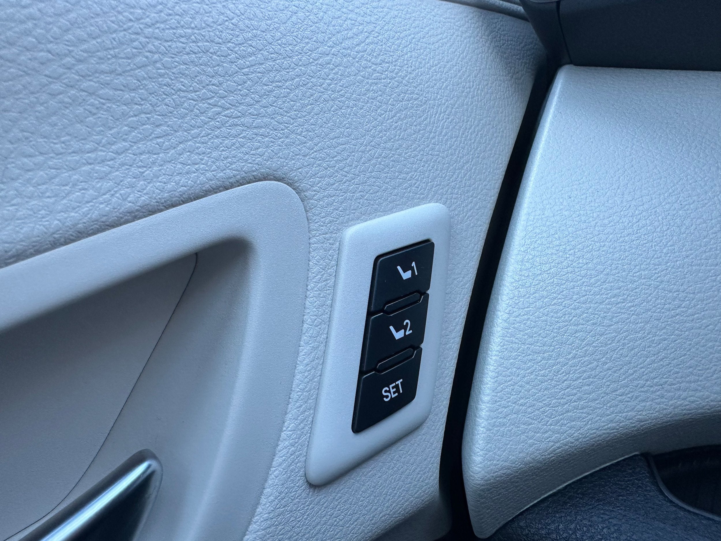 2024 Toyota Sienna Platinum