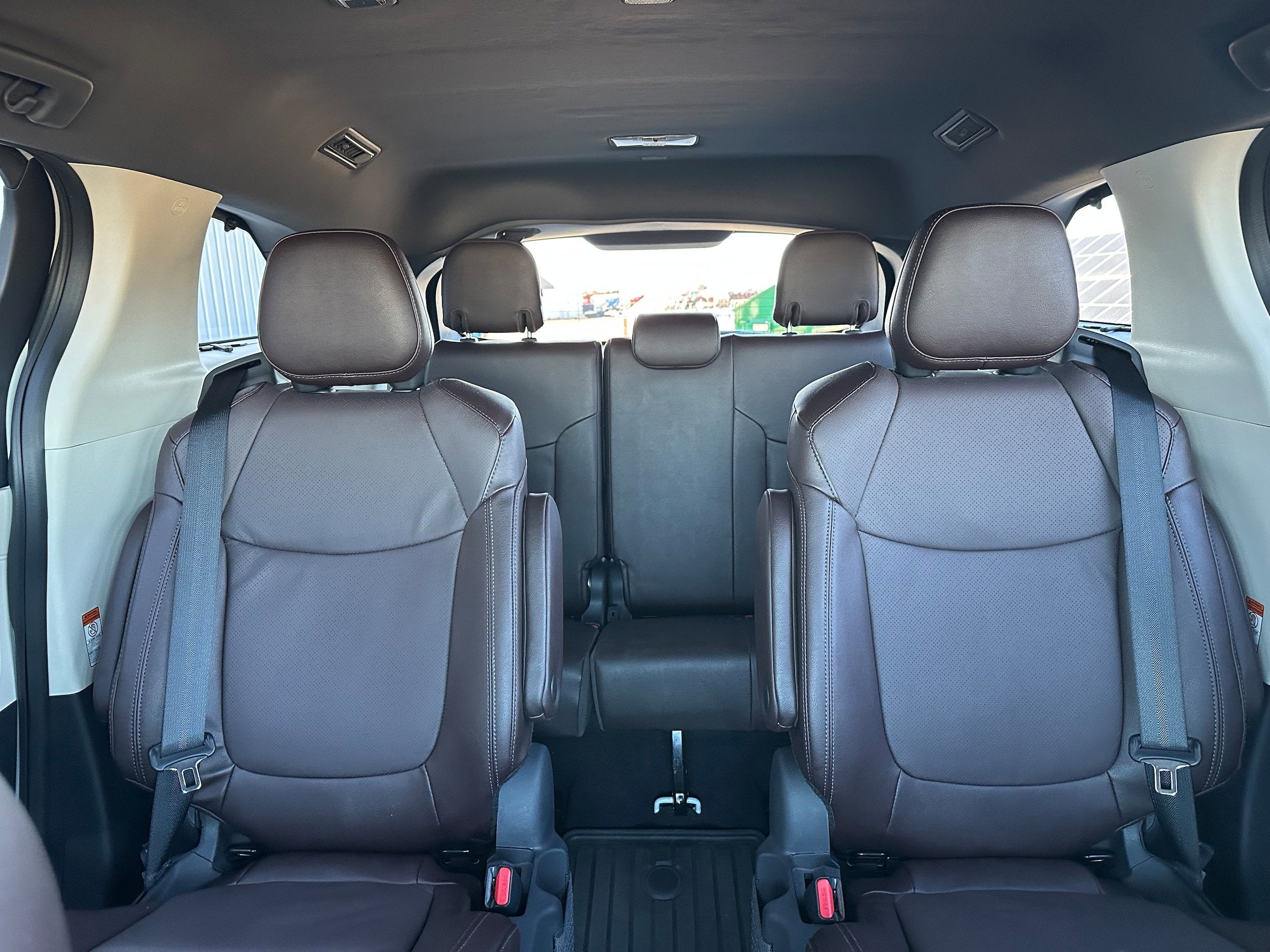 2024 Toyota Sienna Platinum