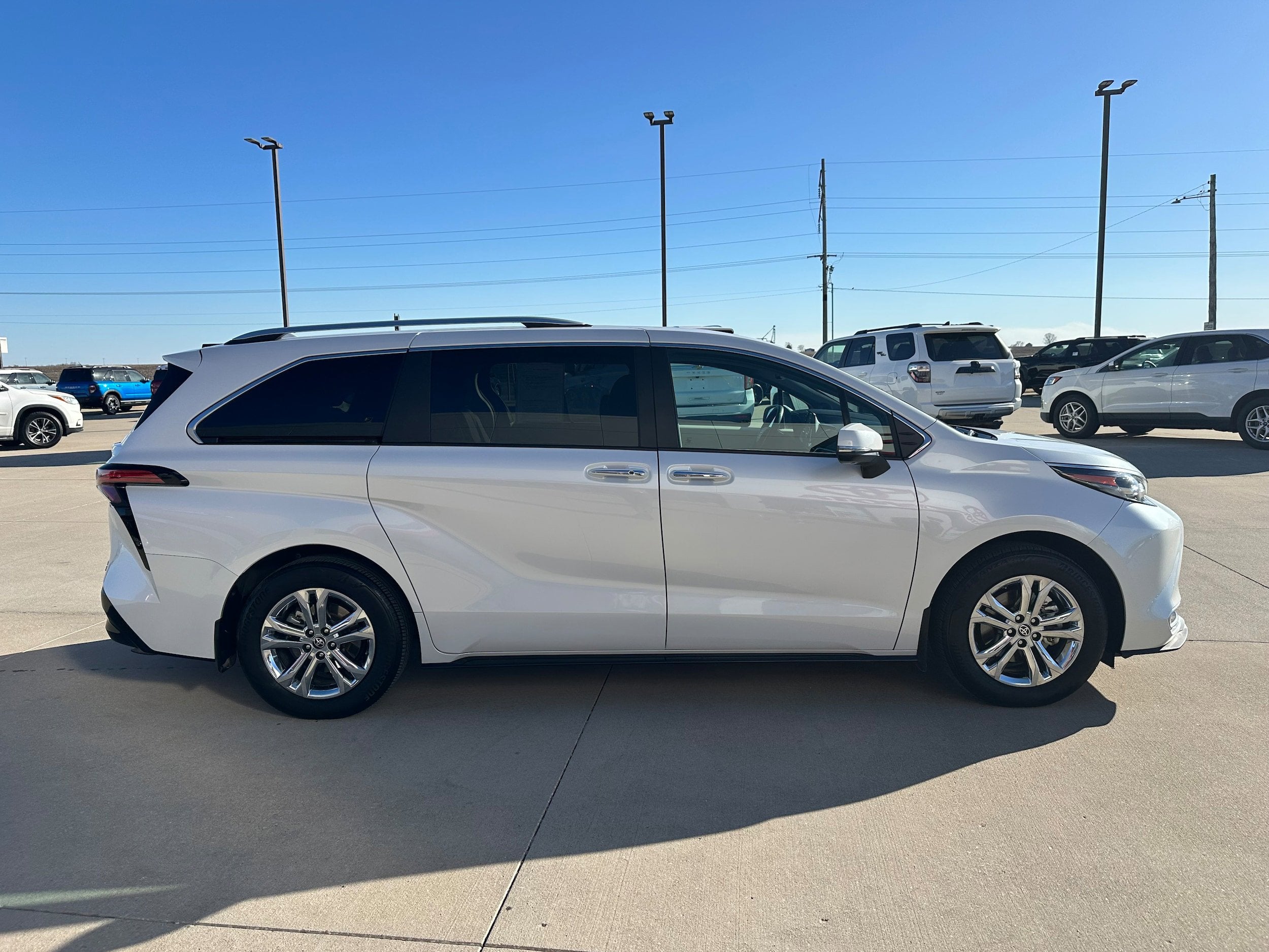 2024 Toyota Sienna Platinum