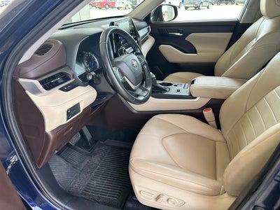 2022 Toyota Highlander Base