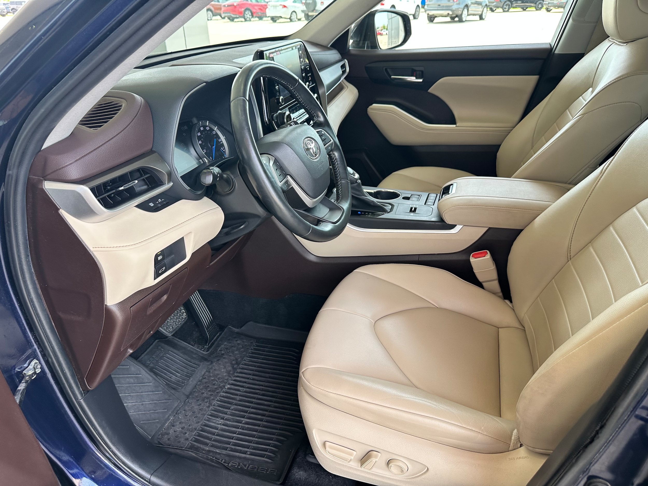 2022 Toyota Highlander Base